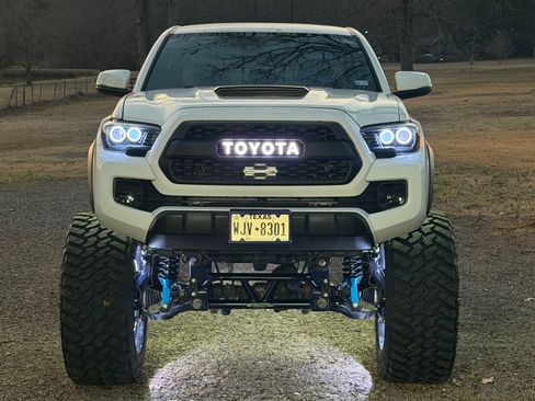 Used 2019 Toyota Tacoma TRD Pro image 4