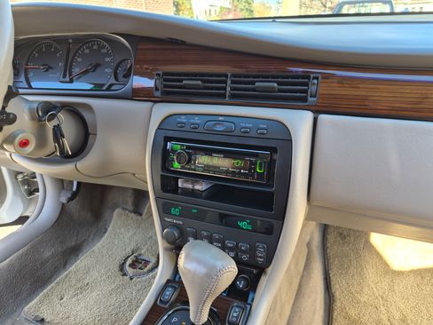 Used 2002 Cadillac Eldorado Touring w/ Preffered Equipment Group image 17