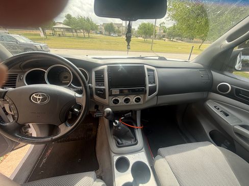 Used 2010 Toyota Tacoma 4x4 Double Cab image 9