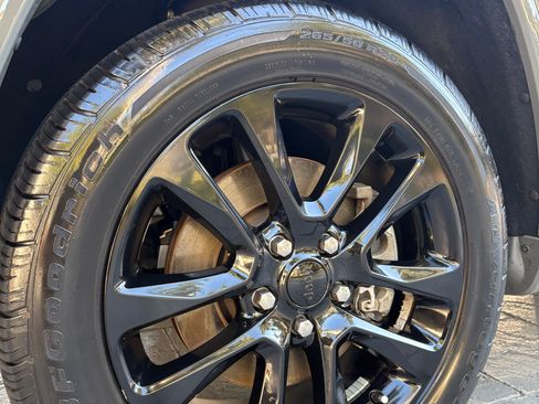 Used 2021 Jeep Grand Cherokee Laredo X image 6