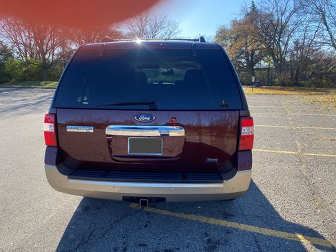 Used 2012 Ford Expedition XLT image 6