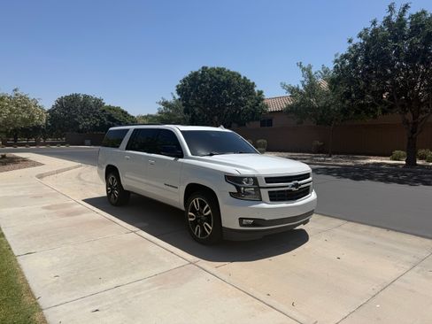 Used 2020 Chevrolet Suburban Premier w/ Premier 6.2L Value Package AWD/4WD image 4