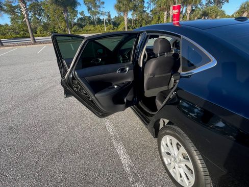 Used 2018 Nissan Sentra SV image 6