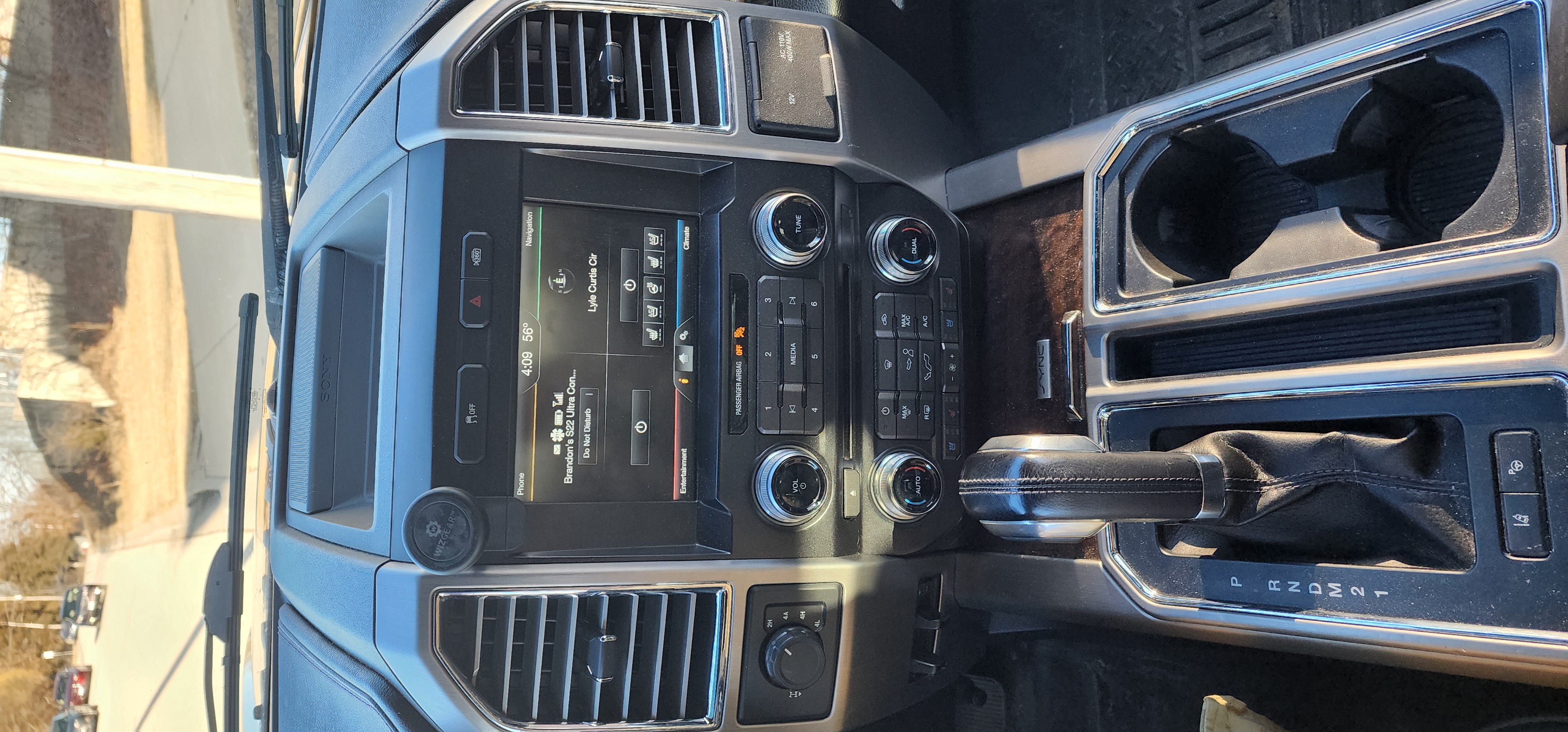 Used 2015 Ford F150 Platinum w/ Equipment Group 701A Luxury AWD/4WD image 16