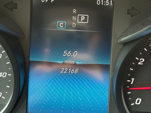 Used 2021 Mercedes-Benz GLC 300 4MATIC image 9