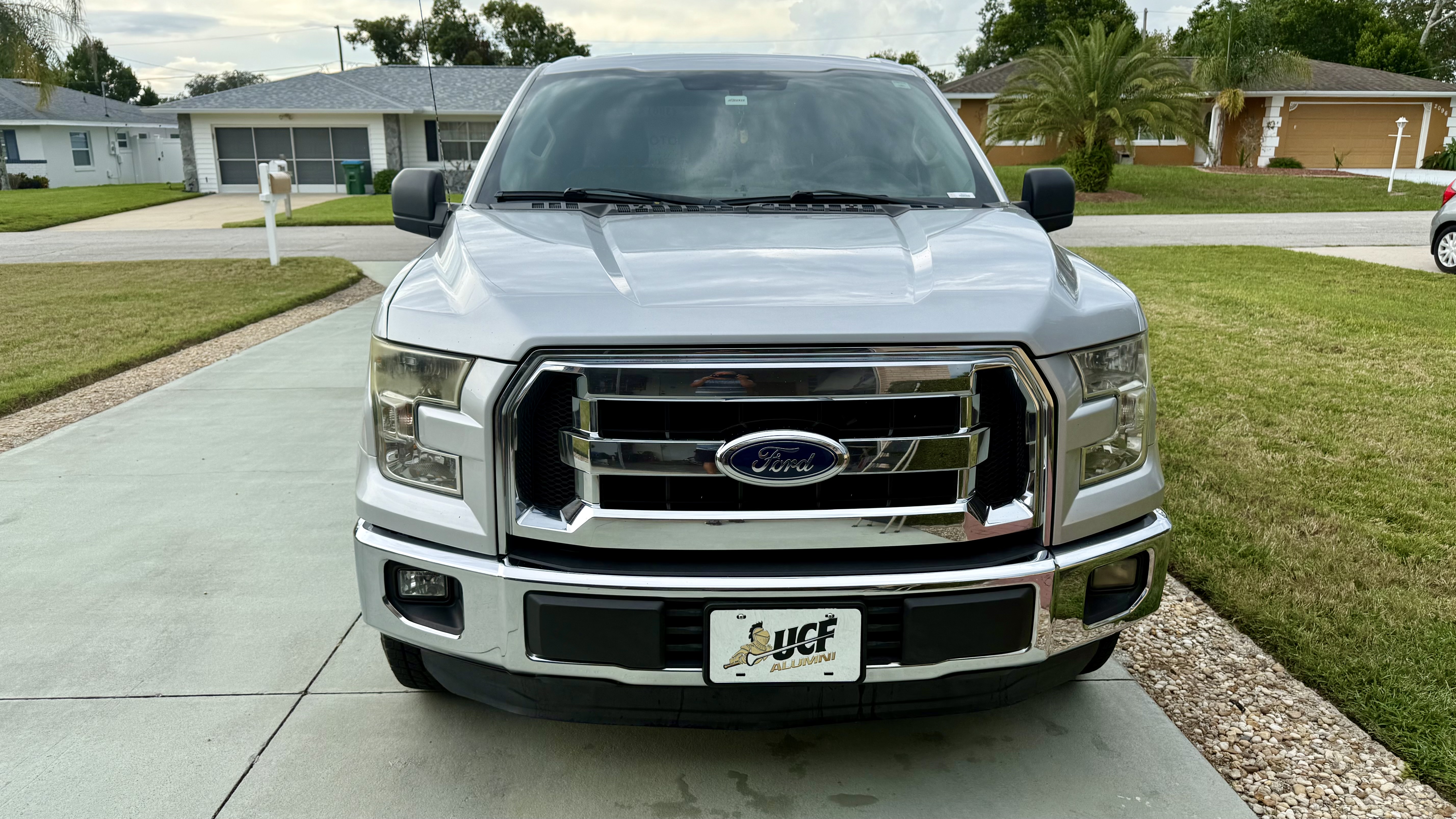 Used 2015 Ford F150 XLT w/ Trailer Tow Package RWD image 4