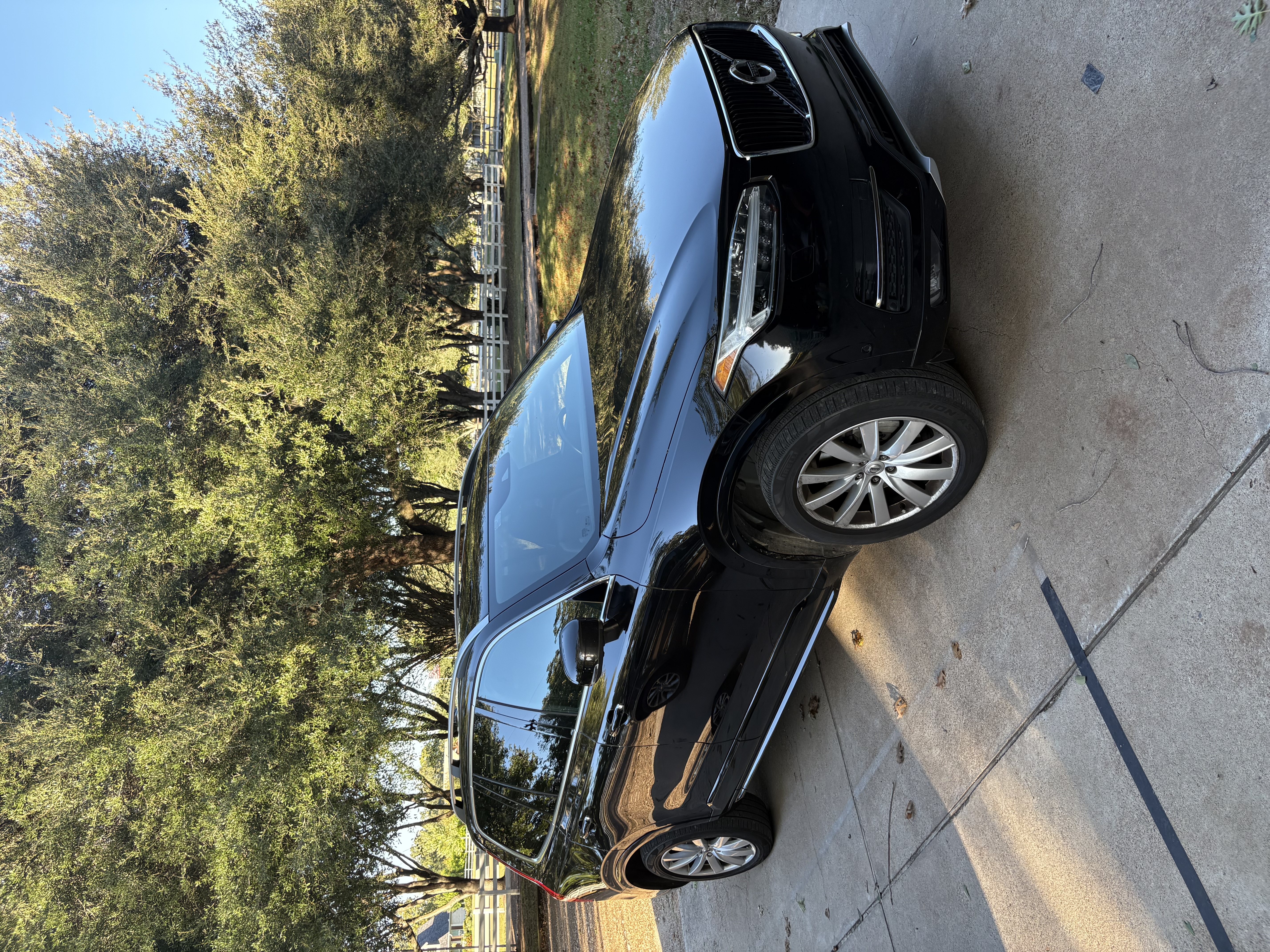 Used 2017 Volvo XC90 T6 Momentum w/ Vision Package AWD/4WD image 1