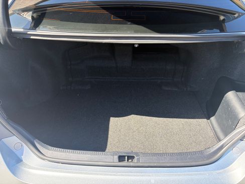 Used 2015 Toyota Camry SE w/ Moonroof Package FWD image 10