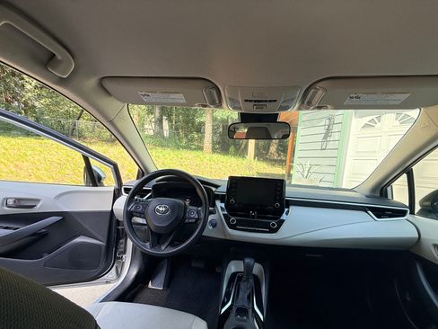 Used 2022 Toyota Corolla LE FWD image 24