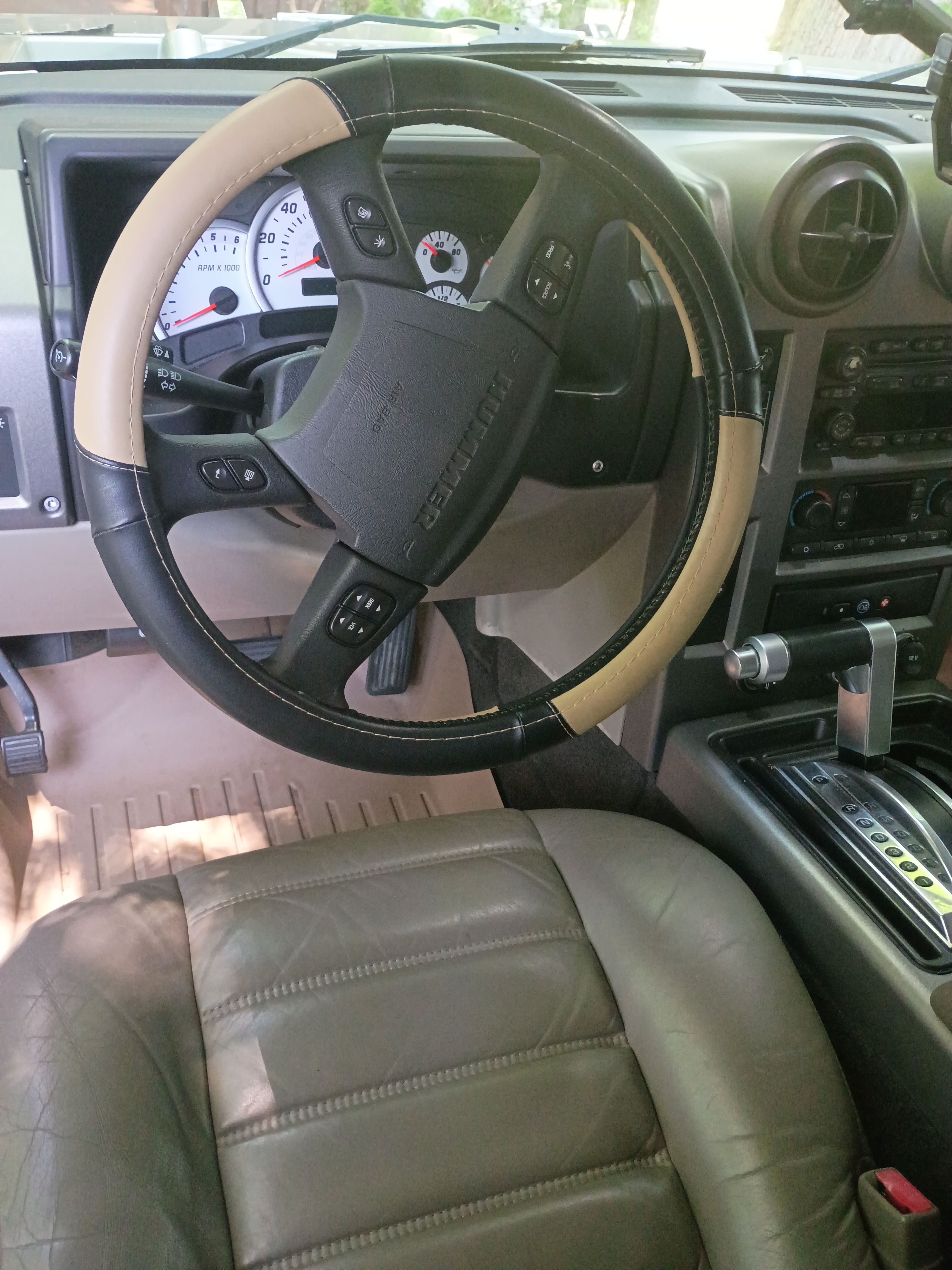 Used 2003 HUMMER H2 w/ Preferred Equipment Group AWD/4WD image 6