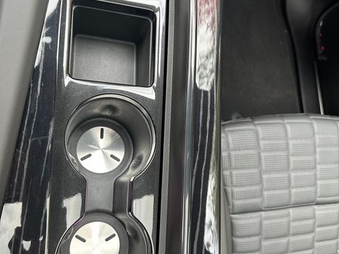 Used 2023 Cadillac Escalade V w/ LPO, ONYX Package image 20