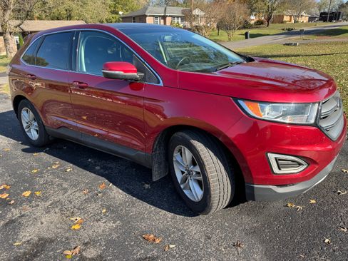 Used 2015 Ford Edge SEL w/ Equipment Group 201A image 2