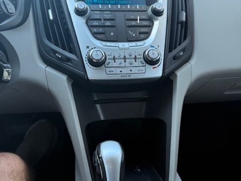 Used 2010 Chevrolet Equinox LTZ image 12