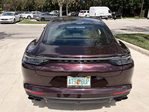 Used 2023 Porsche Panamera image 2