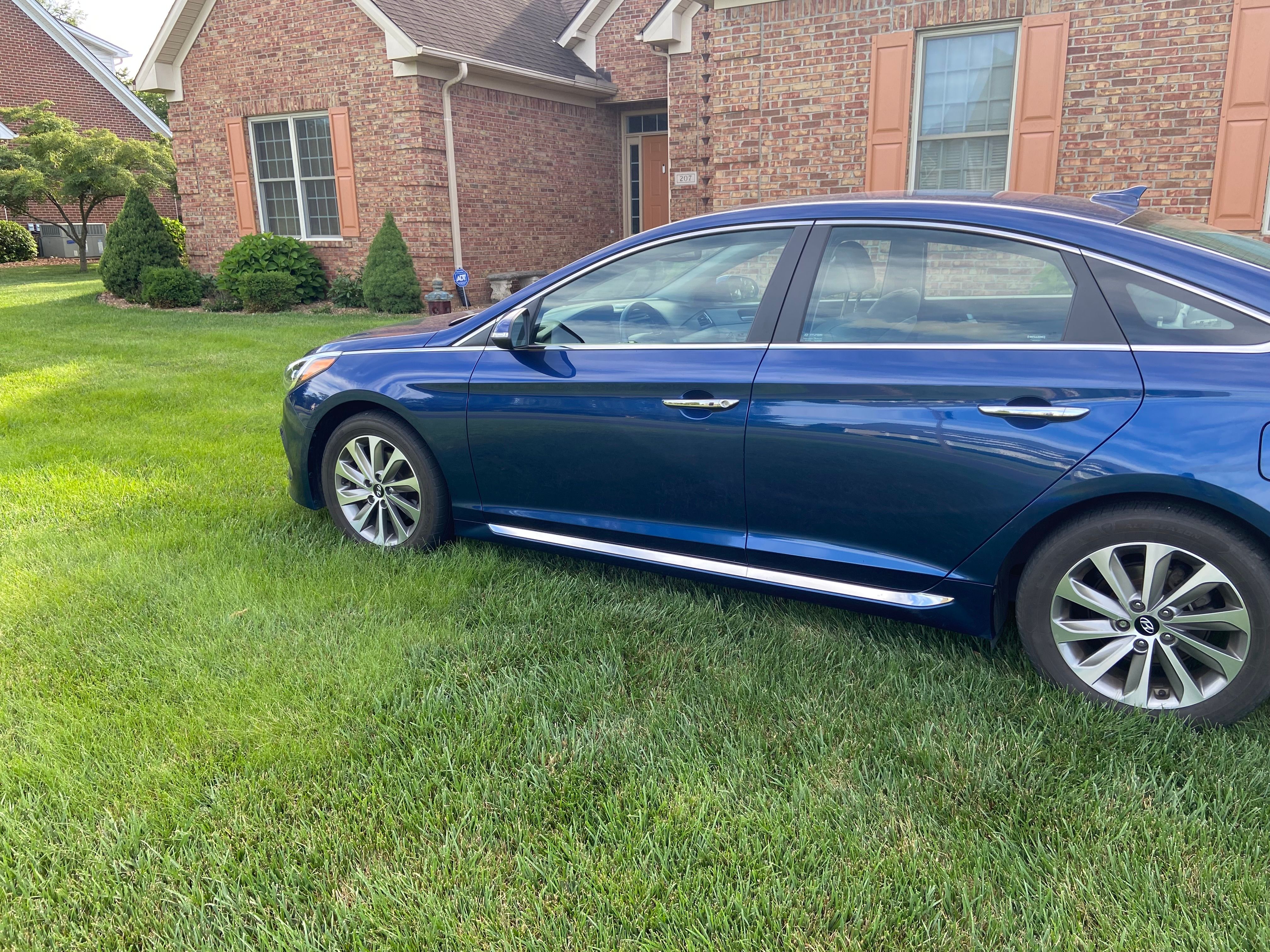Used 2015 Hyundai Sonata Sport w/ Option Group 04 FWD image 10