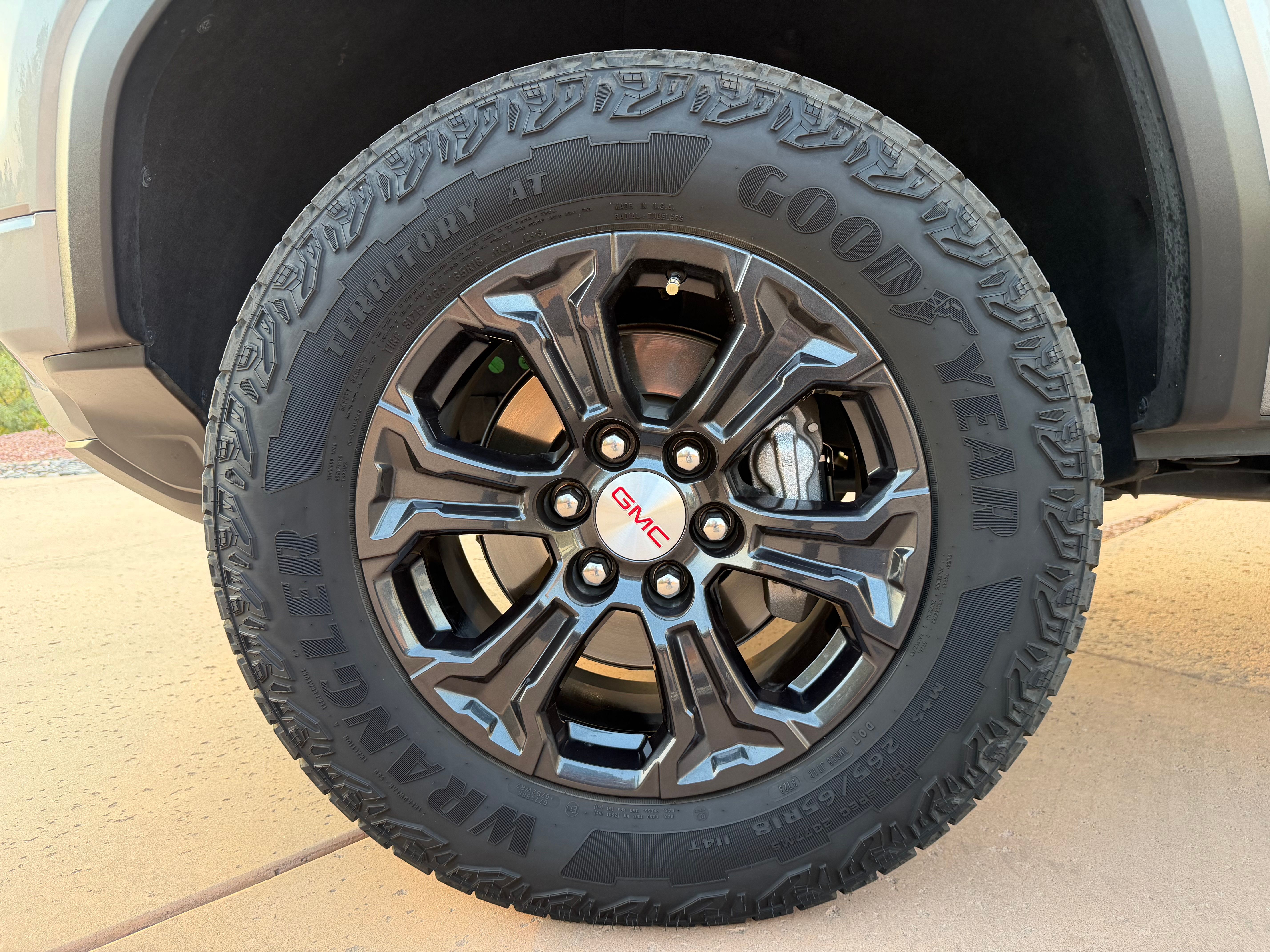 Used 2024 GMC Canyon Elevation w/ Trailering Package RWD image 16