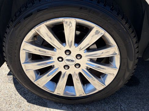 Used 2014 Lincoln MKX Sport Utility 4D w/ Equipment Group 102A image 5