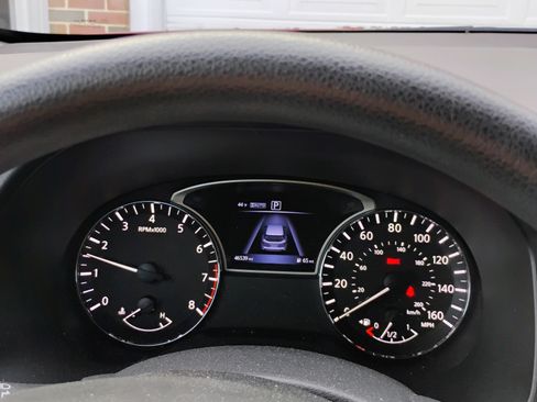 Used 2017 Nissan Pathfinder S image 21