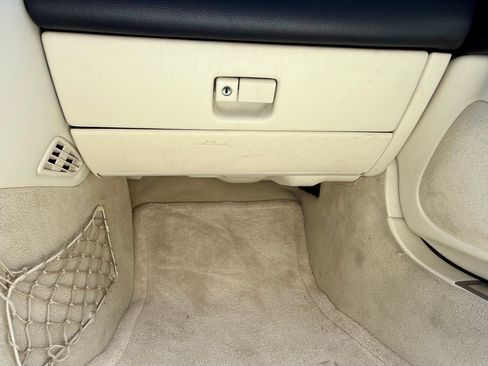 Used 2008 Lexus SC 430 Convertible RWD image 21