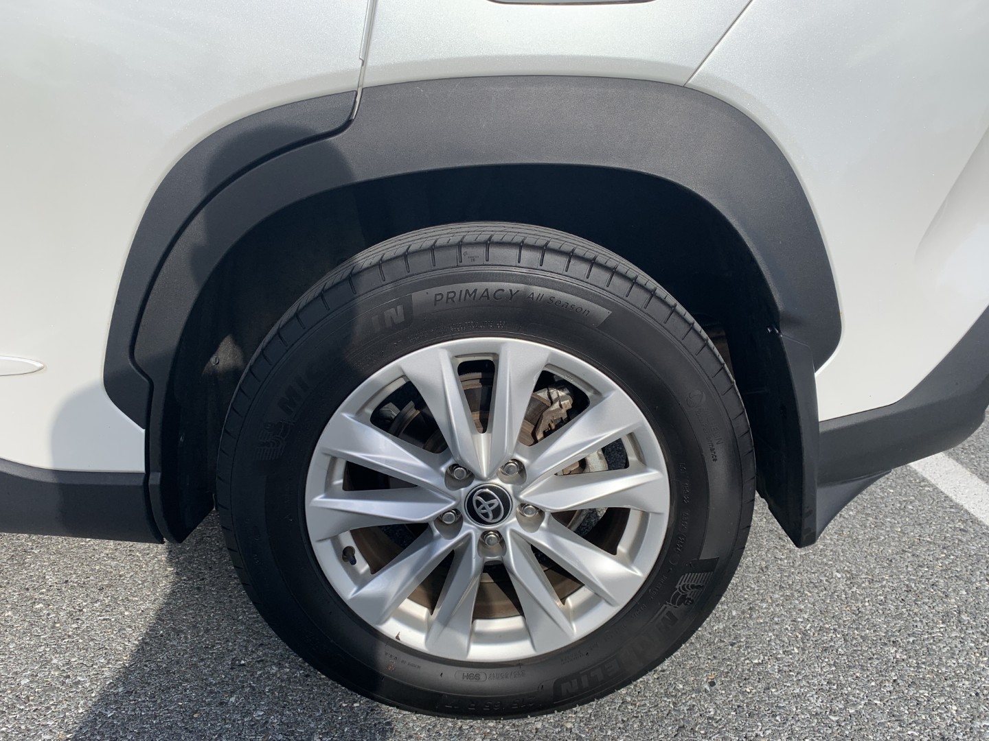 Used 2024 Toyota Corolla Cross LE AWD/4WD image 12