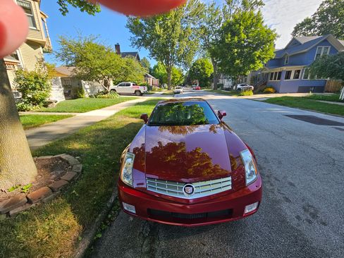 Used 2006 Cadillac XLR image 2