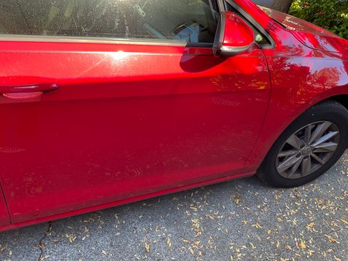 Used 2016 Volkswagen Golf S image 9