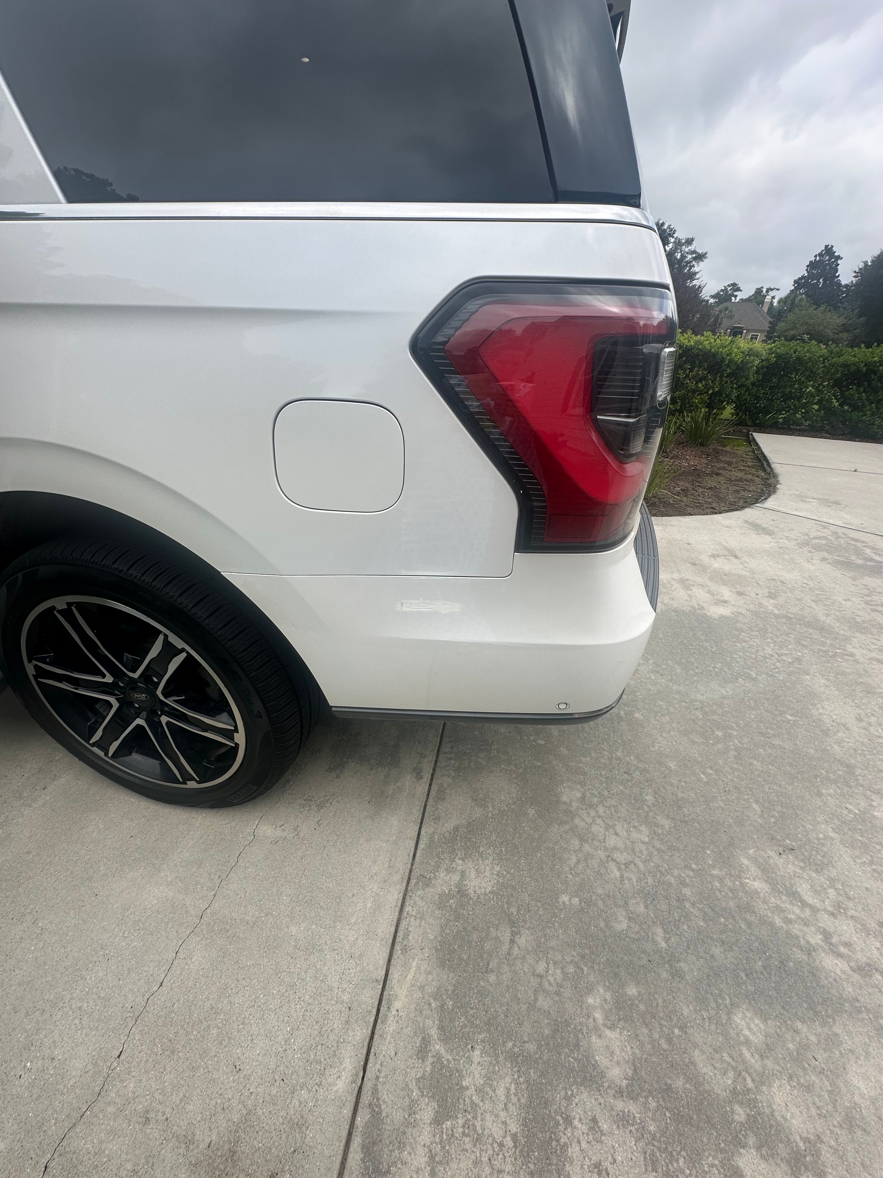 Used 2019 Ford Expedition Limited w/ Equipment Group 303A AWD/4WD image 11