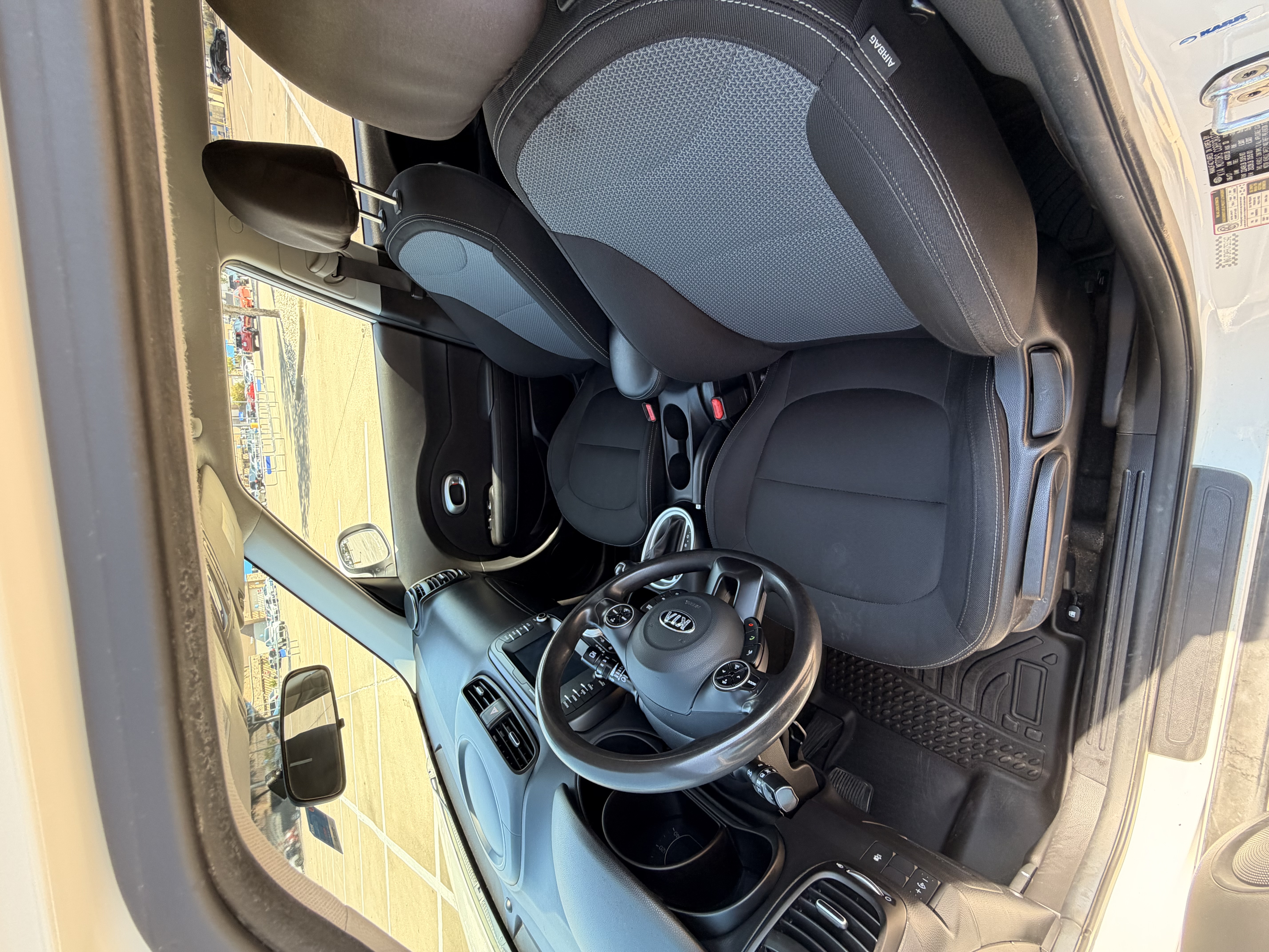 Used 2018 Kia Soul + FWD image 11