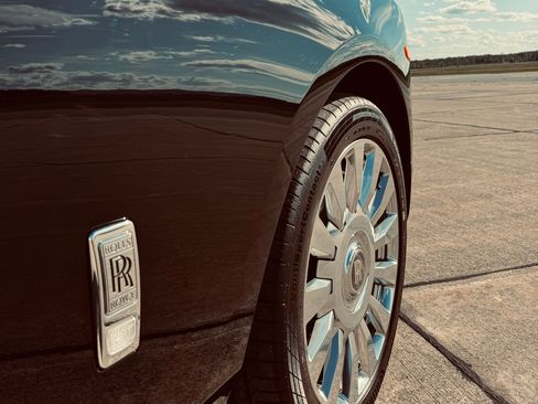 Used 2022 Rolls-Royce Phantom Sedan w/ The Phantom Package image 11