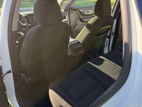 Used 2023 GMC Terrain SLE image 12