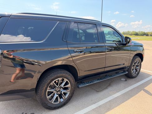 Used 2021 Chevrolet Tahoe Z71 AWD/4WD image 12