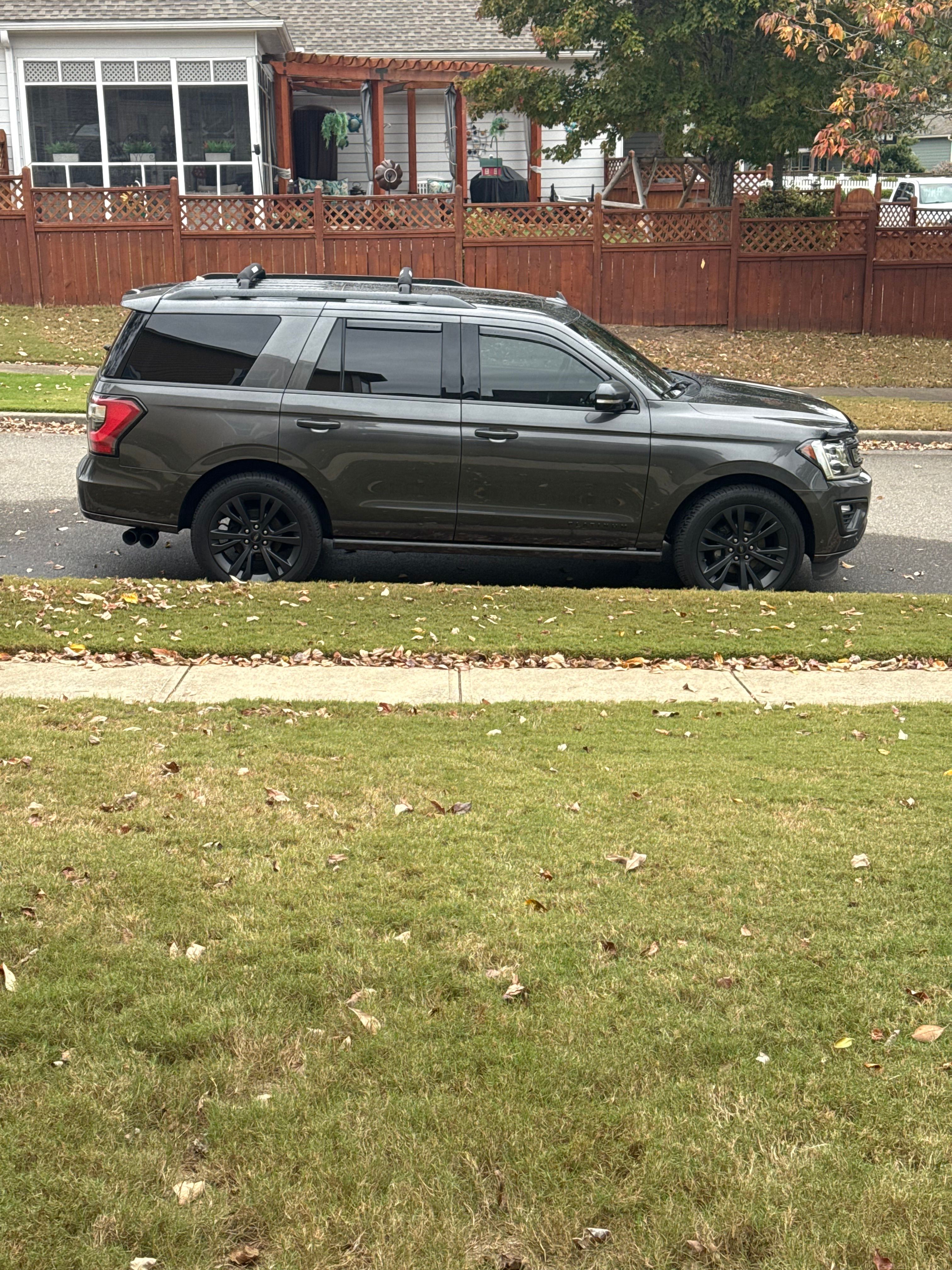 Used 2020 Ford Expedition Platinum AWD/4WD image 2