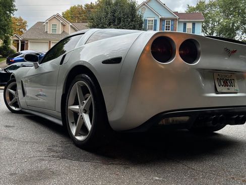 Used 2012 Chevrolet Corvette Coupe w/ Roof Package RWD image 4