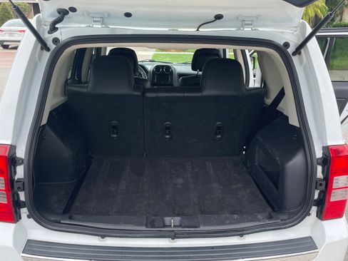 Used 2016 Jeep Patriot High Altitude image 10