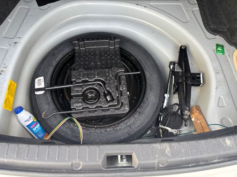 Used 2013 Toyota Corolla LE FWD image 11