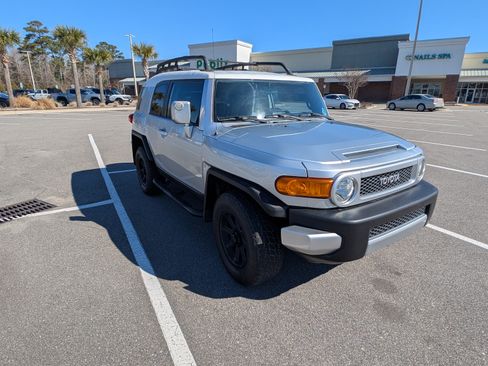 Used 2007 Toyota FJ Cruiser 4WD image 8