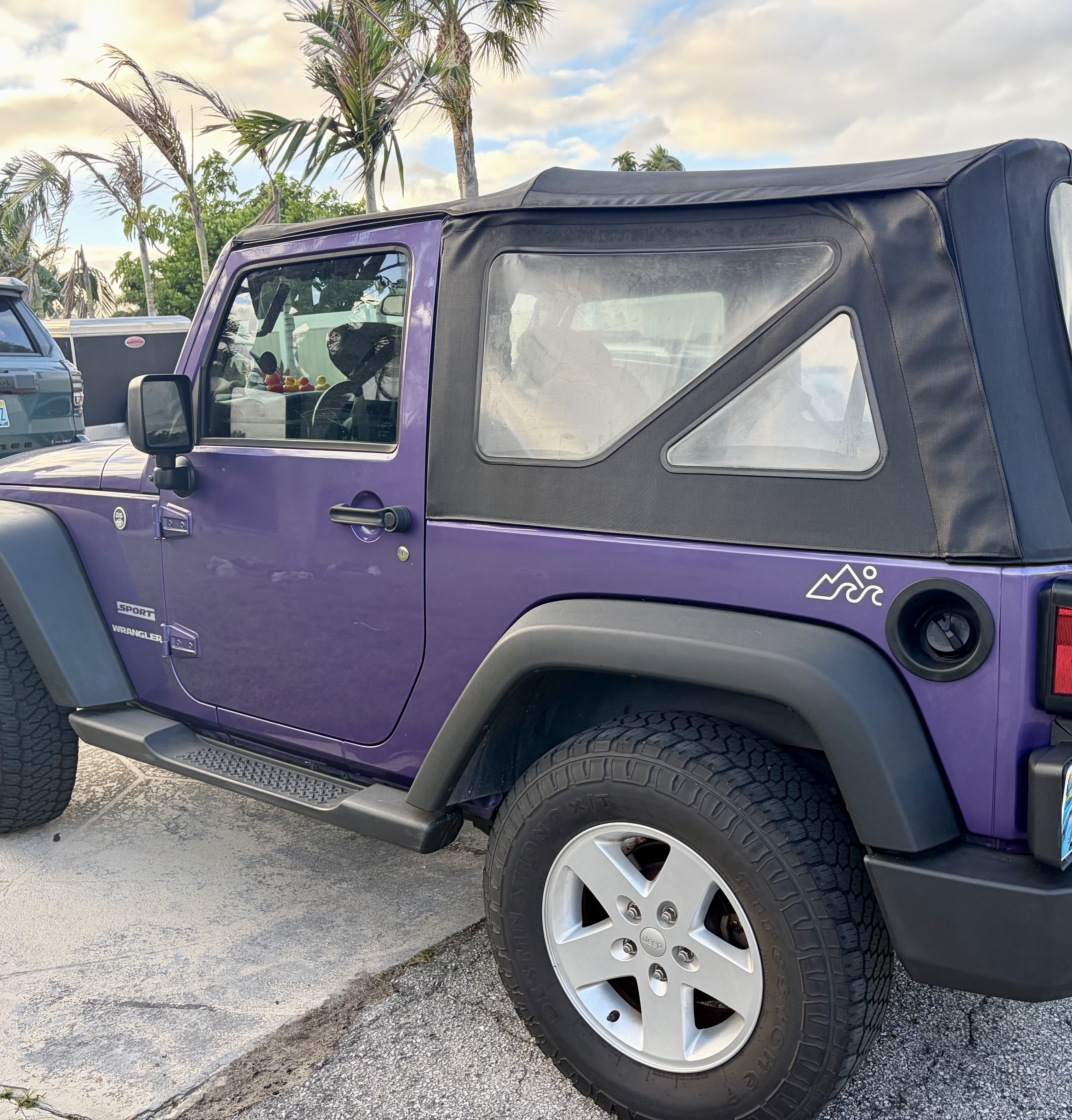 Used 2017 Jeep Wrangler Sport w/ Quick Order Package 23S AWD/4WD image 2