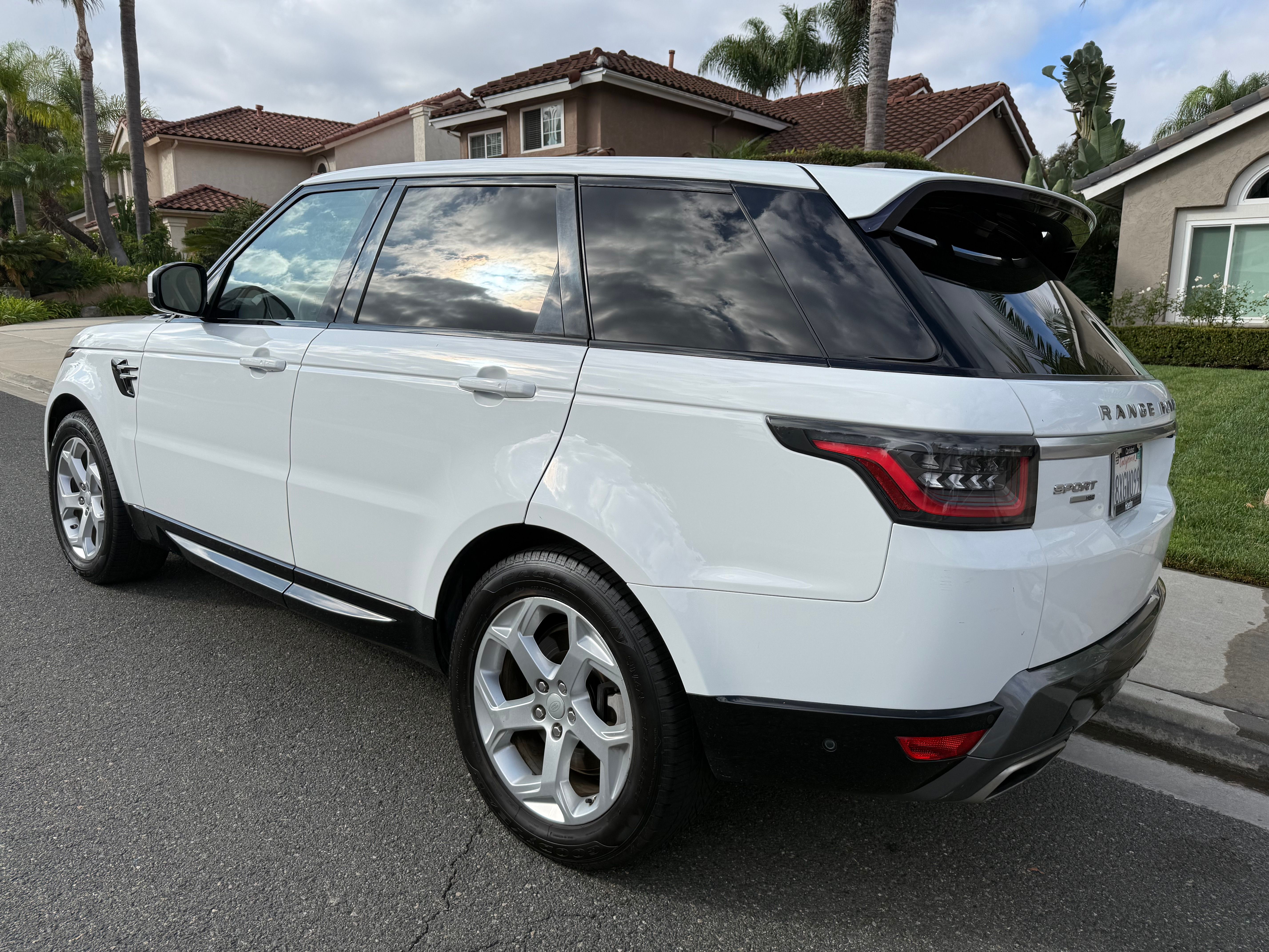 Used 2018 Land Rover Range Rover Sport HSE AWD/4WD image 6