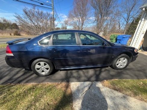 Used 2009 Chevrolet Impala LT w/ Luxury Edition Package image 4