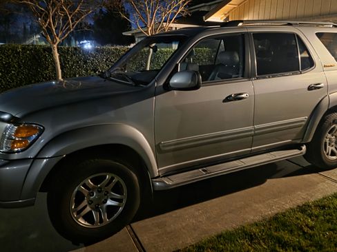 Used 2004 Toyota Sequoia Limited image 5