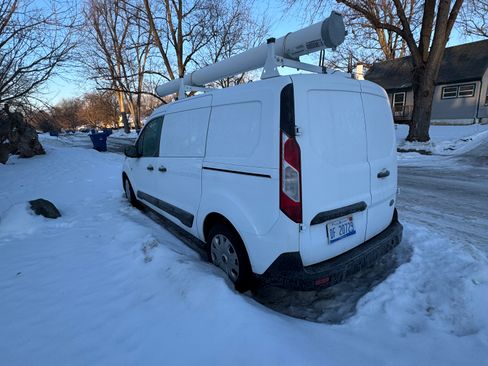Used 2019 Ford Transit Connect XLT image 2