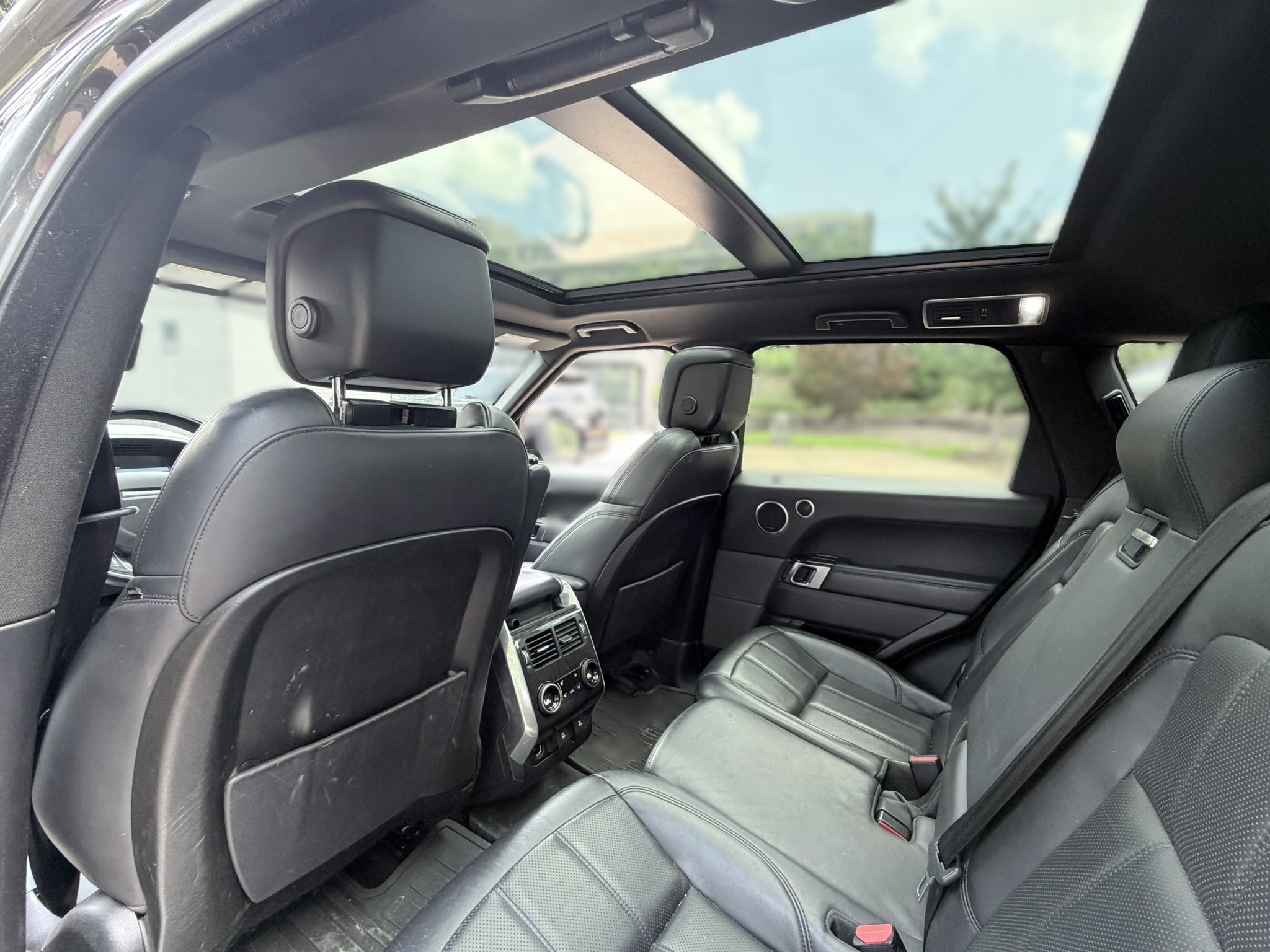 Used 2018 Land Rover Range Rover Sport Supercharged AWD/4WD image 23