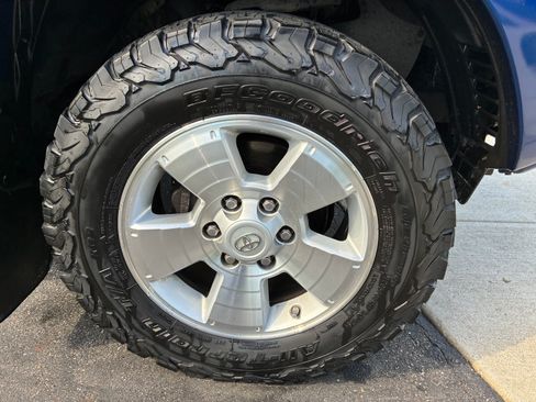 Used 2015 Toyota Tacoma 4x4 Double Cab w/ TRD Sport Package image 20