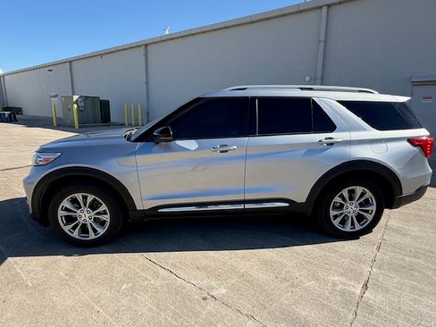 Used 2021 Ford Explorer Limited w/ Equipment Group 301A image 1