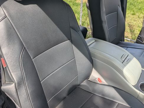 Used 2016 Toyota Highlander LE image 16