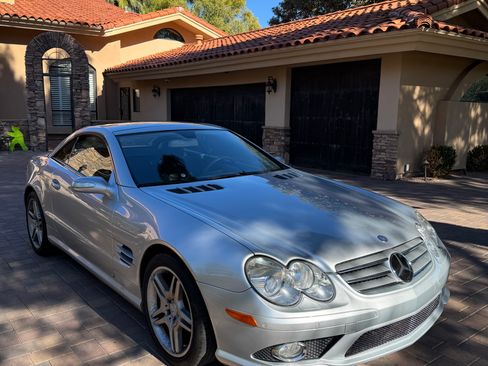 Used 2008 Mercedes-Benz SL 550 w/ AMG Sport Pkg image 4