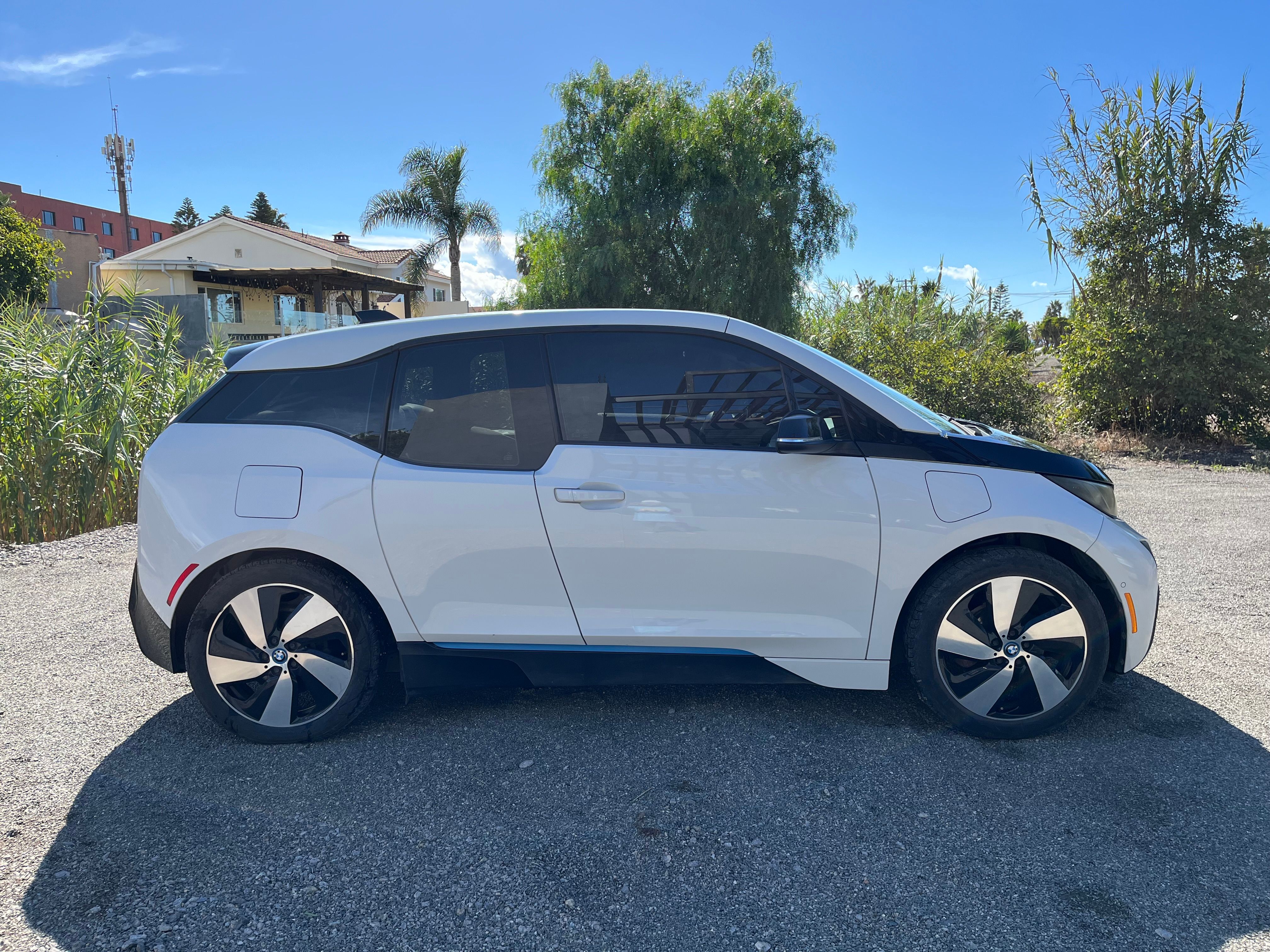 Used 2015 BMW i3 w/ Range Extender RWD image 2