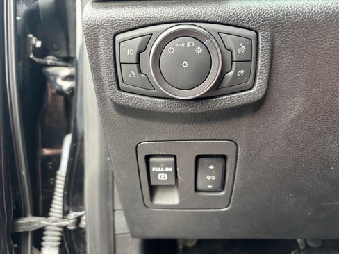 Used 2019 Ford F150 Lariat image 4