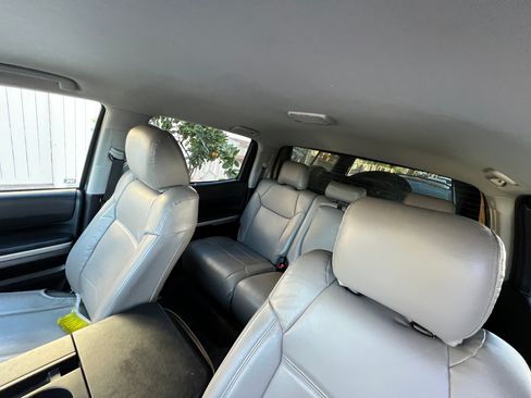 Used 2017 Toyota Tundra SR5 image 9