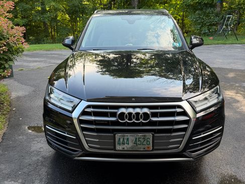 Used 2018 Audi Q5 2.0T Premium Plus w/ Premium Plus Package AWD/4WD image 2